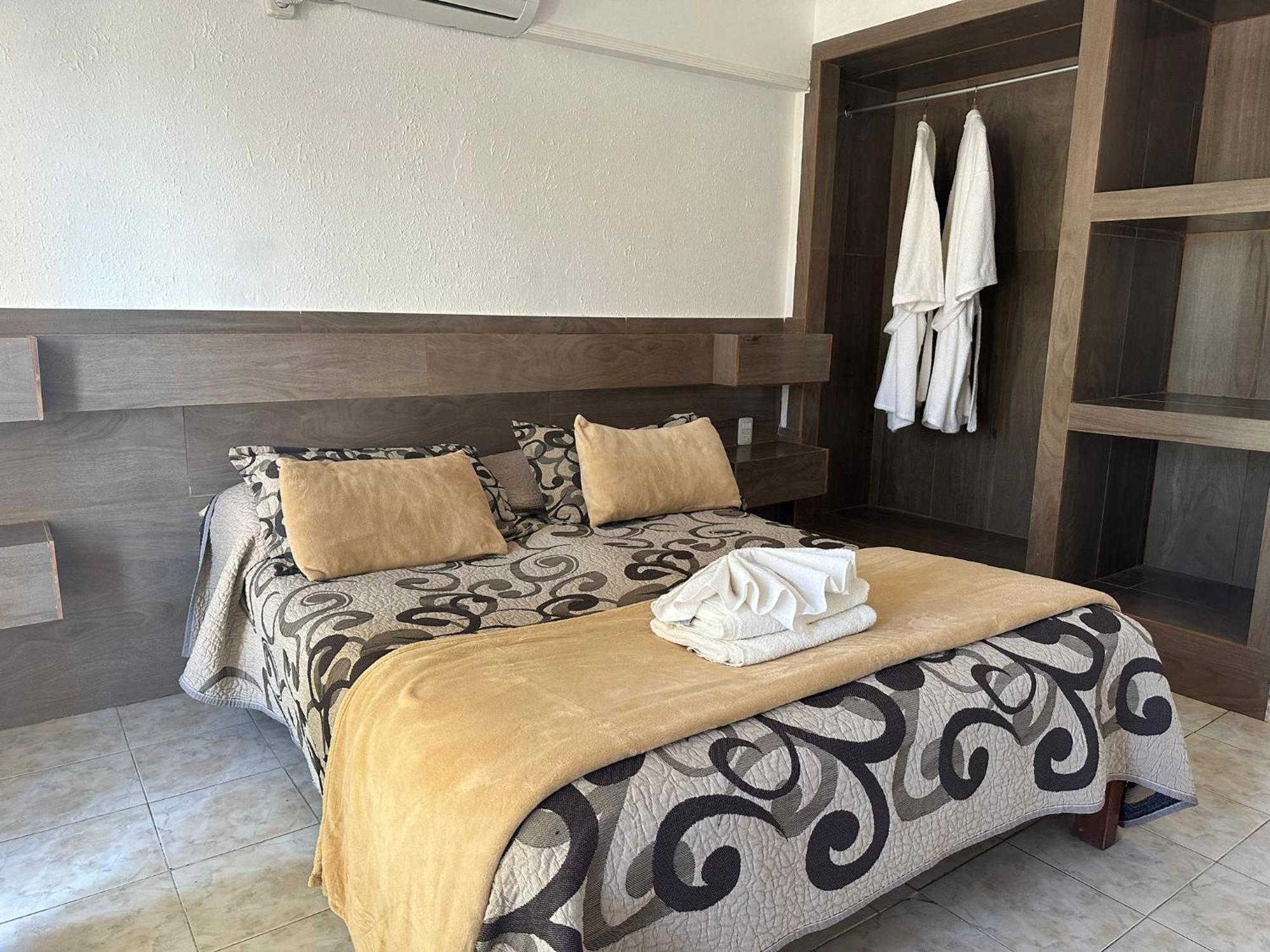 Hotel Lujan ปีรีอาโปลิส ภายนอก รูปภาพ