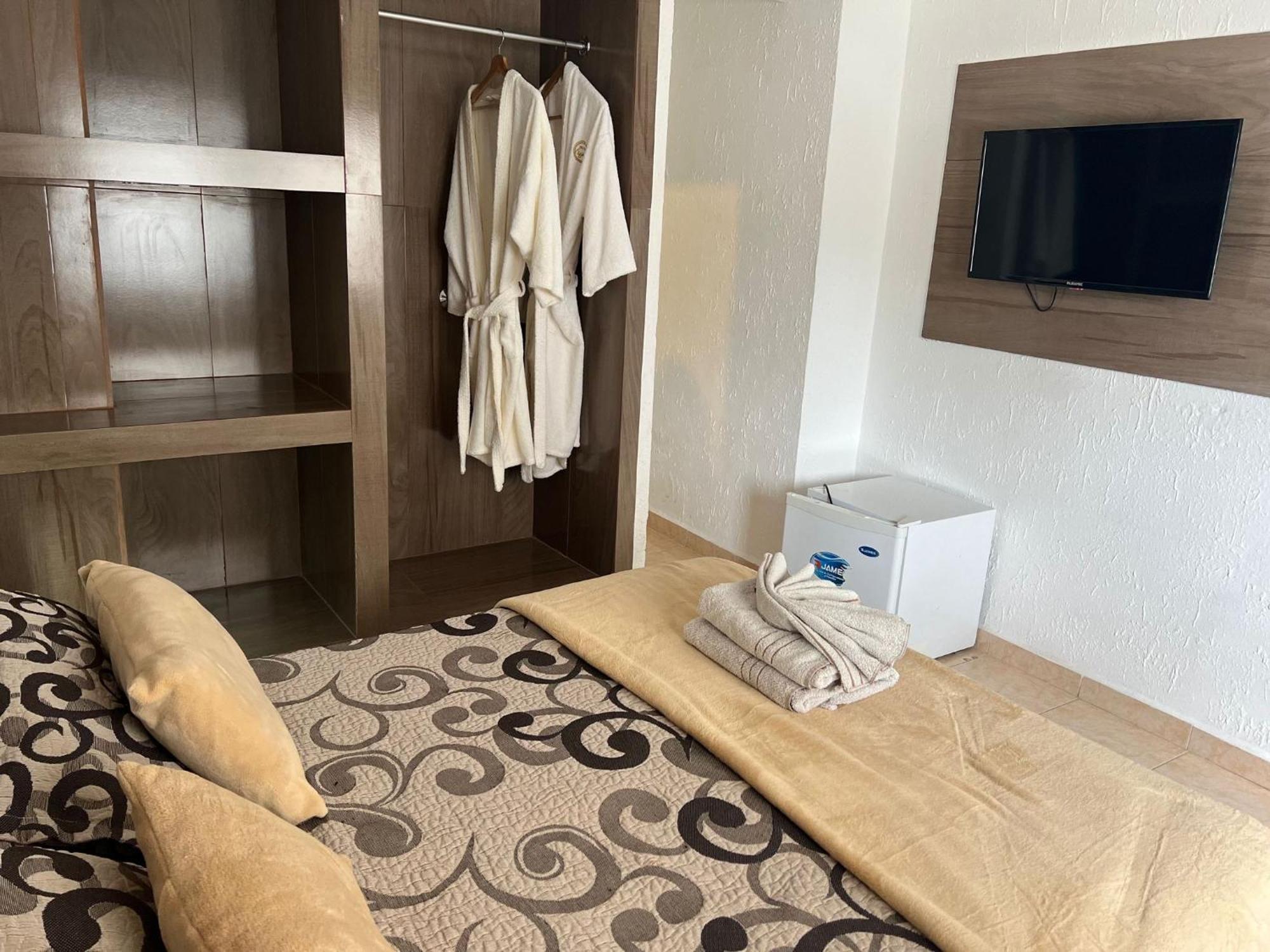 Hotel Lujan ปีรีอาโปลิส ภายนอก รูปภาพ